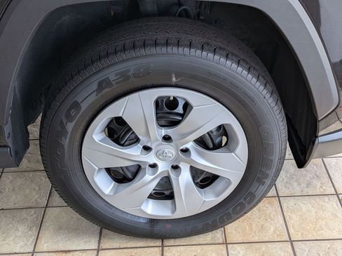 Used 2025 Toyota RAV4 LE image 33