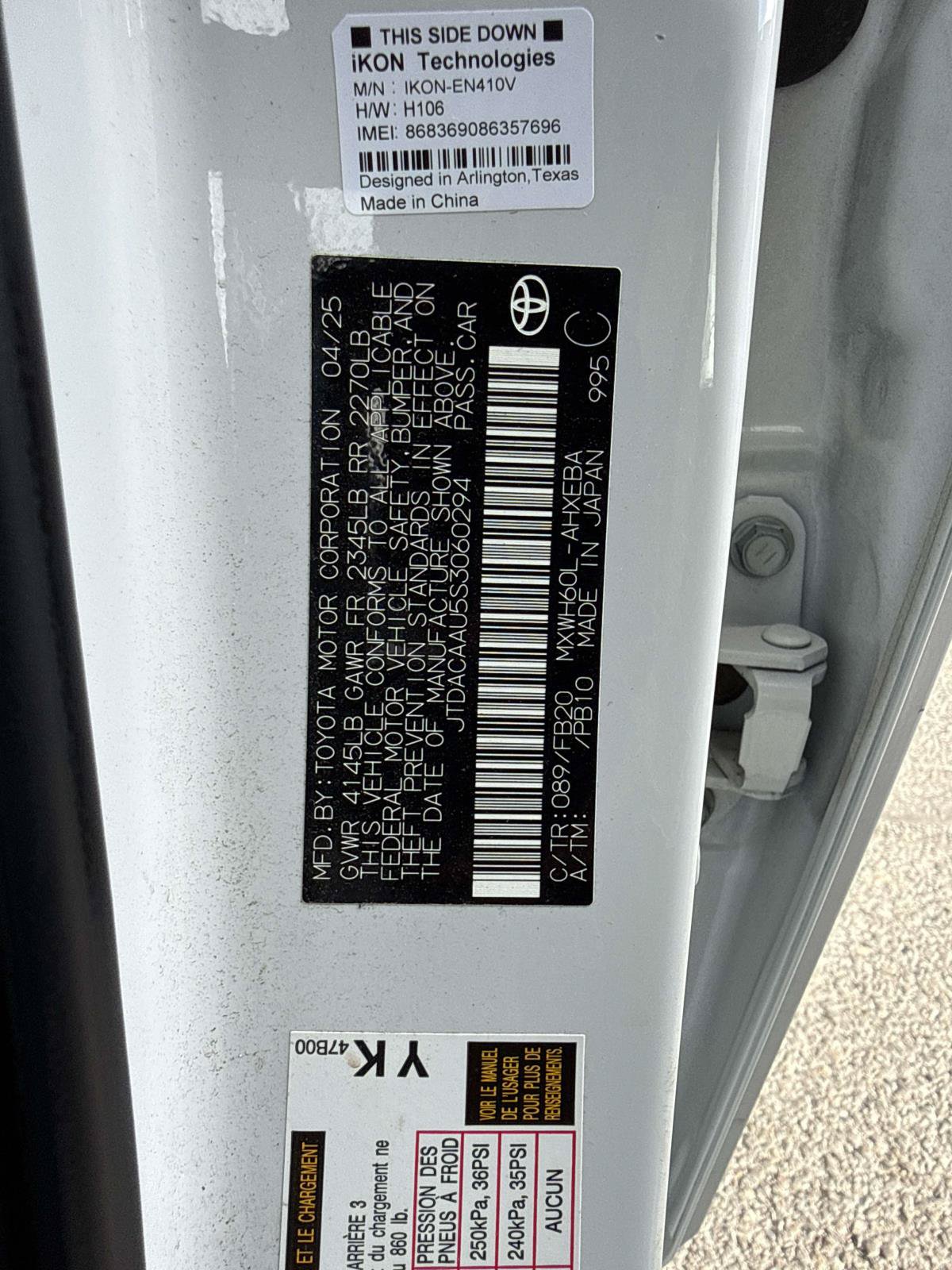 Used 2025 Toyota Prius LE FWD image 28
