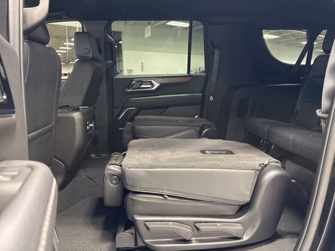 Used 2025 GMC Yukon XL Denali image 36