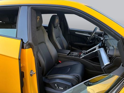Used 2022 Lamborghini Urus AWD/4WD image 9