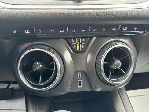 Used 2022 Chevrolet Blazer LT image 29