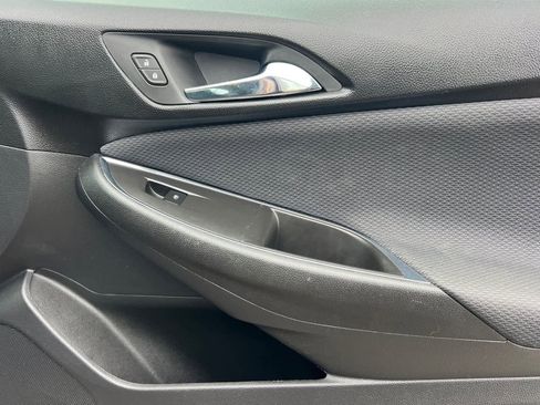 Used 2019 Chevrolet Cruze LS FWD image 18