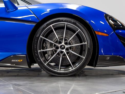 Used 2019 McLaren 600LT RWD image 21