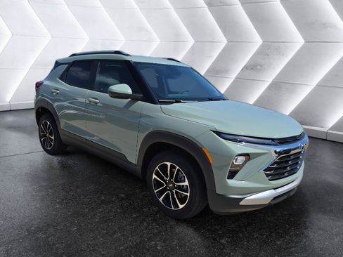 New 2026 Chevrolet TrailBlazer LT w/ Driver Confidence Package FWD image 3
