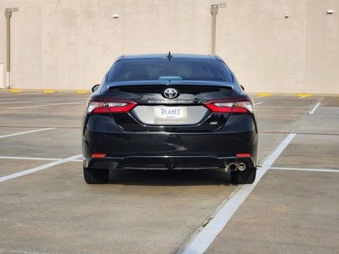 Used 2022 Toyota Camry SE image 6