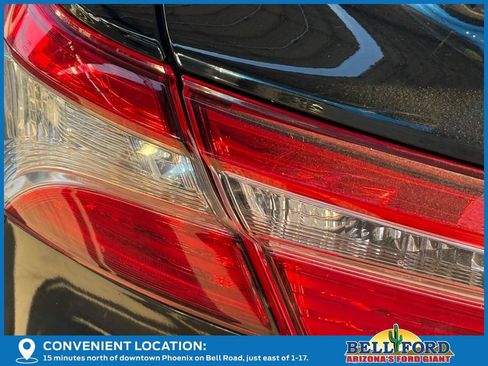 Used 2019 Toyota Camry SE image 11
