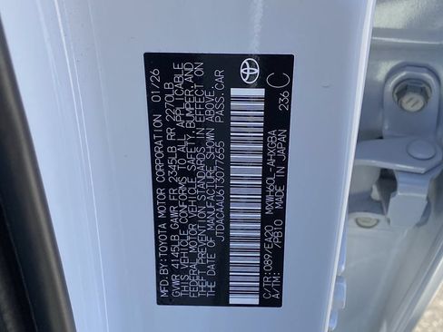 Certified 2026 Toyota Prius XLE FWD image 13