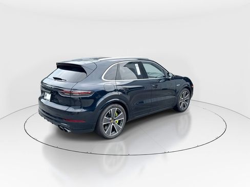 Used 2023 Porsche Cayenne Turbo S AWD/4WD image 8