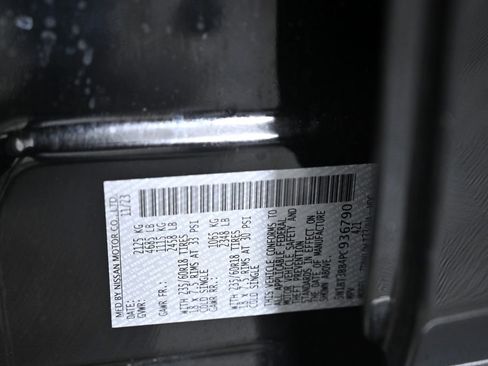 Certified 2023 Nissan Rogue SV image 34