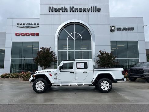 Used 2020 Jeep Gladiator Rubicon AWD/4WD image 2