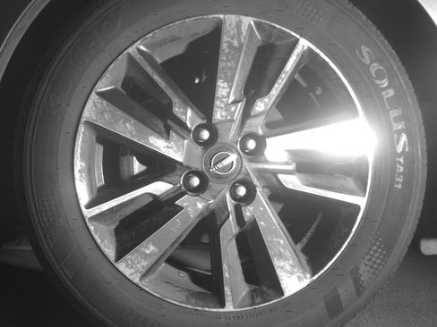 Used 2025 Nissan Versa SV FWD image 12