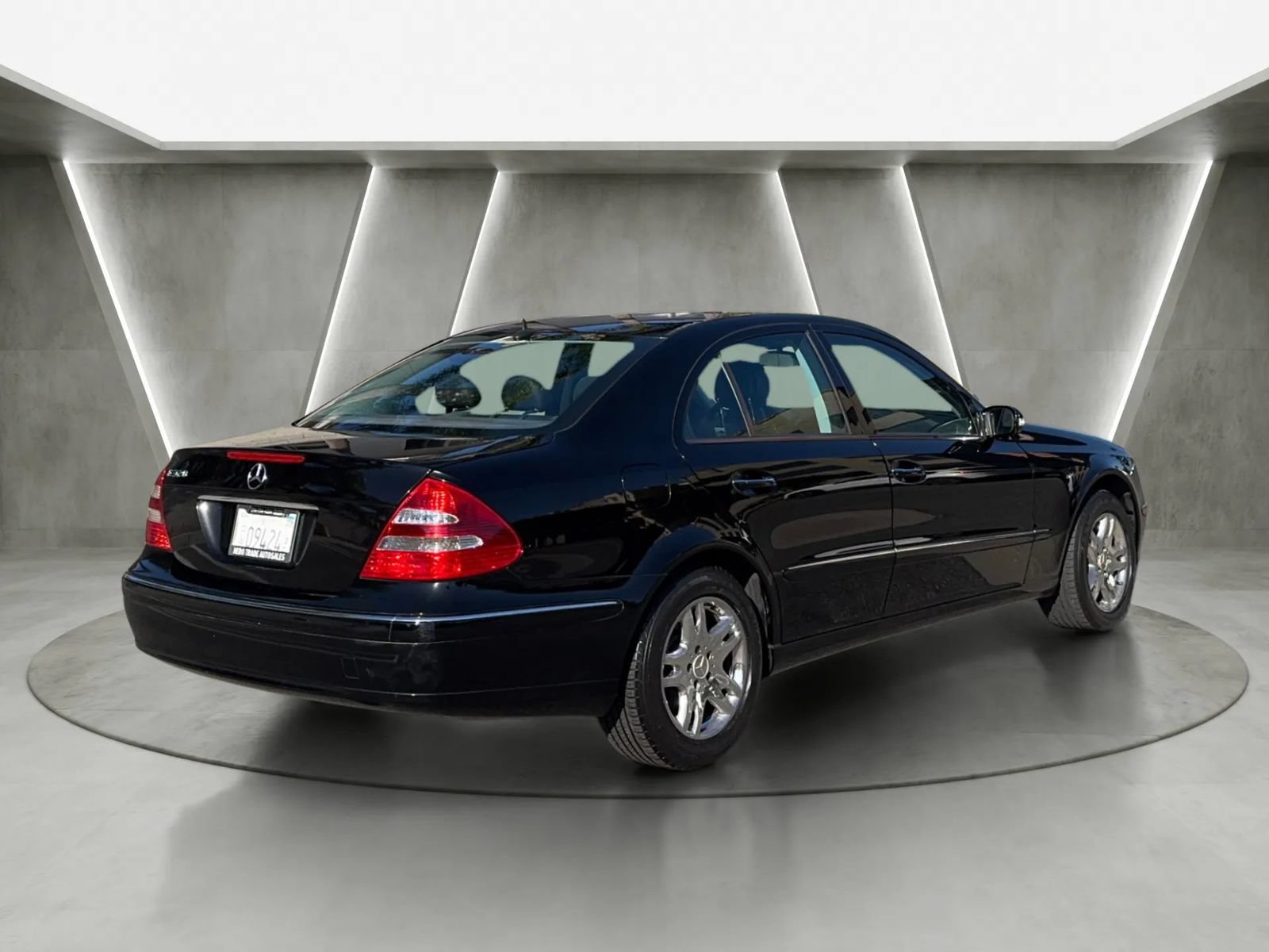 Used 2003 Mercedes-Benz E 320 Sedan image 3