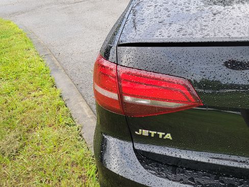 Used 2016 Volkswagen Jetta Sport FWD image 20