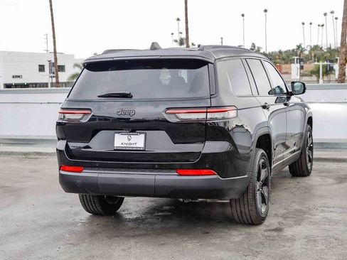 New 2025 Jeep Grand Cherokee L Altitude image 9