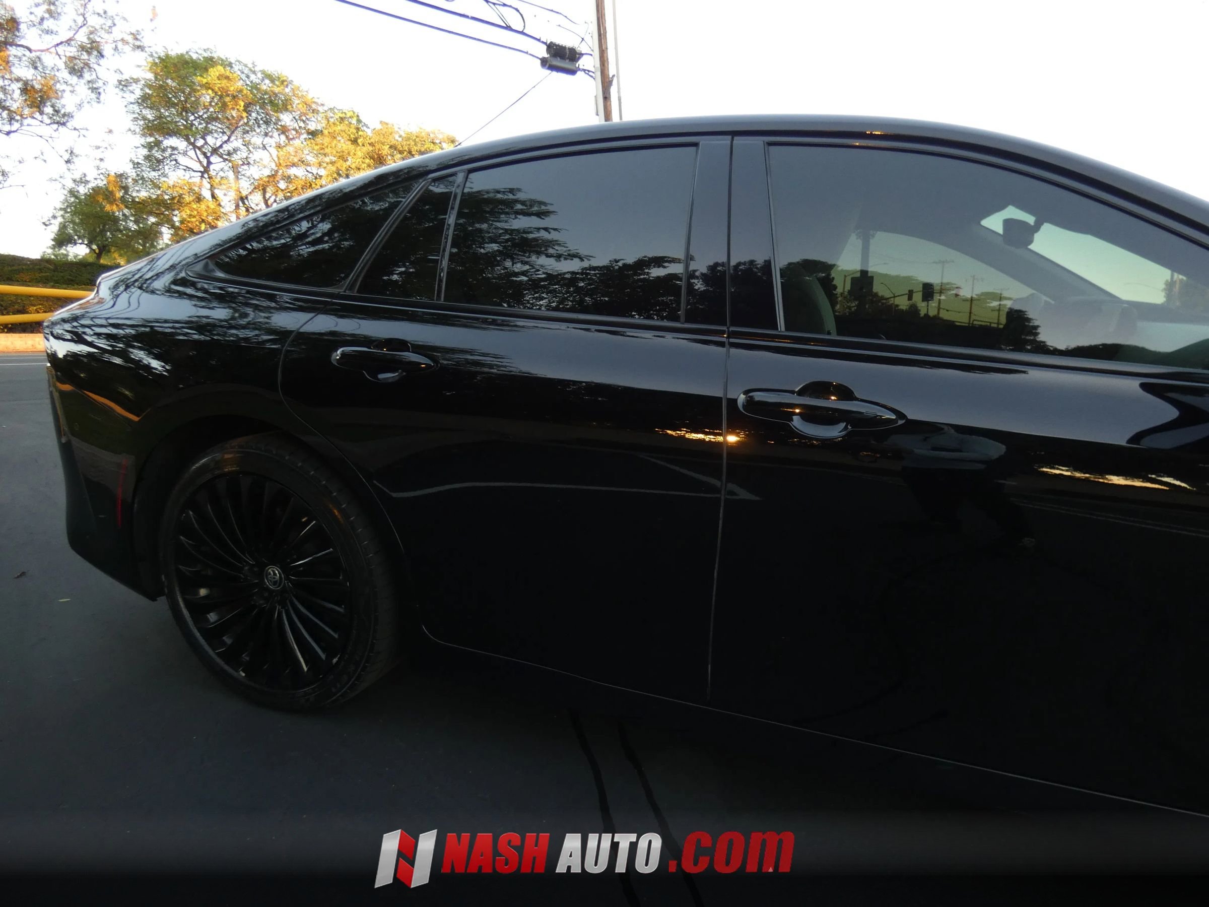 Used 2021 Toyota Mirai RWD image 7