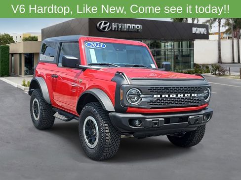 Used 2023 Ford Bronco Badlands w/ Sasquatch Package AWD/4WD image 1