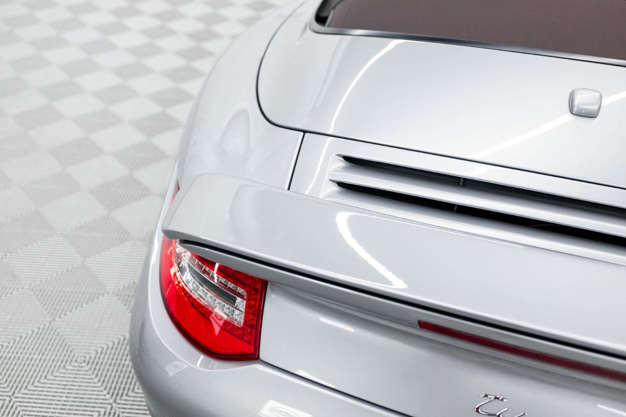 Used 2010 Porsche 911 Turbo AWD/4WD image 31