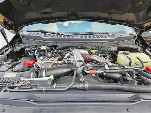 New 2025 Ford F450 Platinum w/ FX4 Off-Road Package image 17