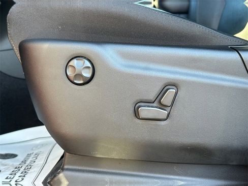 Used 2022 Jeep Grand Cherokee Limited image 25