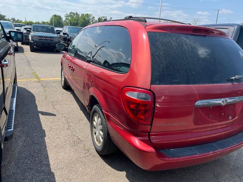 Used 2003 Chrysler Town & Country EX FWD image 10