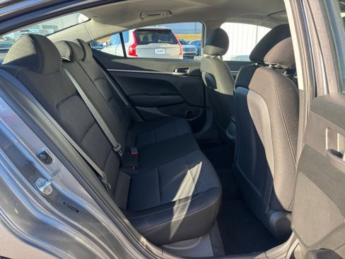 Used 2018 Hyundai Elantra SE w/ SE Connectivity Package 04 image 33
