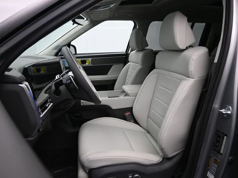 Used 2025 Hyundai Santa Fe Calligraphy image 23