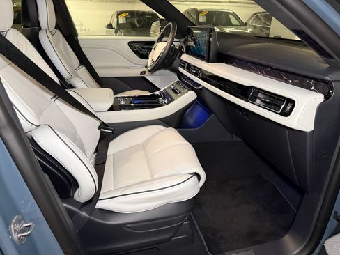 New 2026 Lincoln Aviator Black Label w/ Dynamic Handling Package AWD/4WD image 9