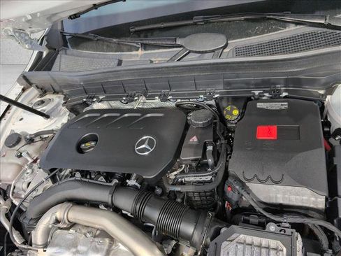 Certified 2025 Mercedes-Benz GLB 250 4MATIC w/ Winter Package image 23