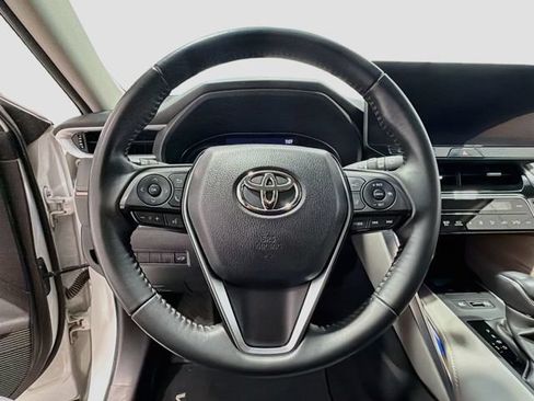 Used 2024 Toyota Venza XLE AWD/4WD image 9