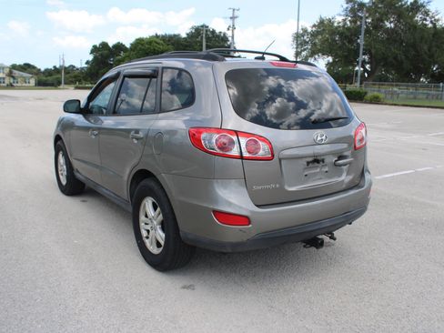 Used 2012 Hyundai Santa Fe GLS FWD image 5