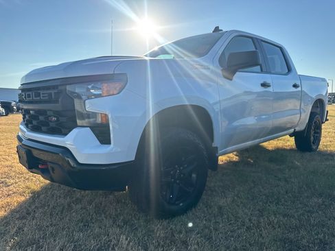 Used 2025 Chevrolet Silverado 1500 Custom Trail Boss AWD/4WD image 1