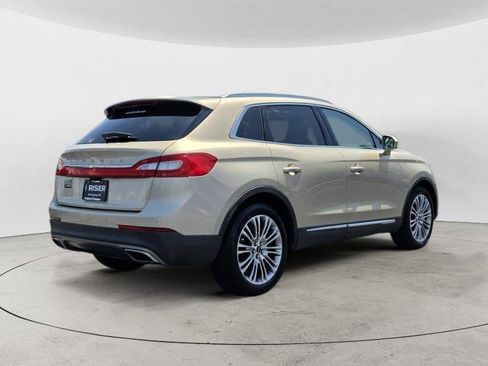 Used 2017 Lincoln MKX Reserve w/ Driver Assistance Package FWD image 3