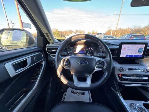 Used 2023 Ford Explorer XLT w/ Equipment Group 202A image 14