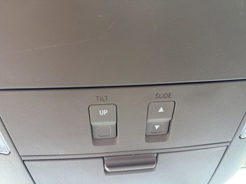 Used 2015 Toyota Sequoia SR5 AWD/4WD image 24