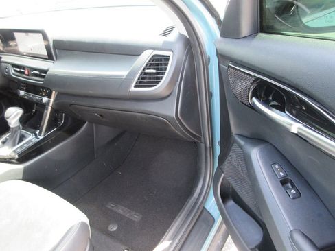 Used 2024 Kia Seltos EX image 19