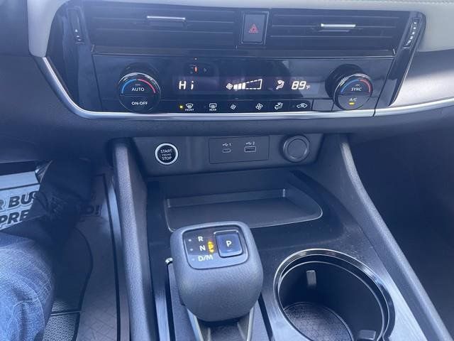 Used 2021 Nissan Rogue SV FWD image 22