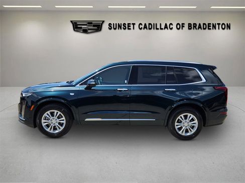 New 2025 Cadillac XT6 Luxury image 4