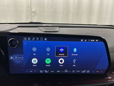 Used 2024 Chevrolet Traverse RS image 13