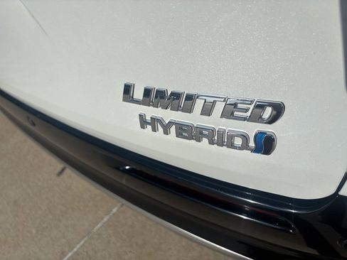 Used 2024 Toyota Sienna Limited AWD/4WD image 12