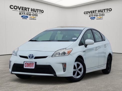 Used 2015 Toyota Prius Two FWD image 1