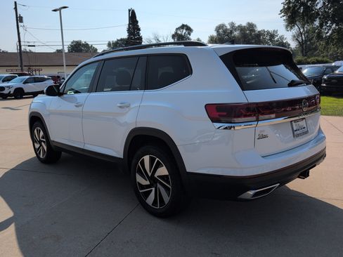 Used 2024 Volkswagen Atlas SE image 5