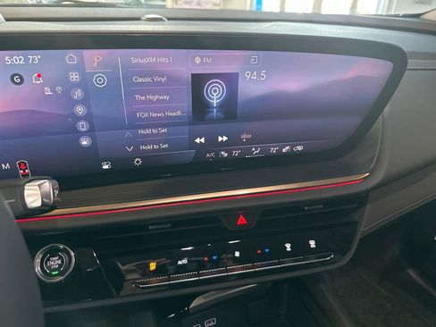 New 2025 Buick Envision Avenir image 16