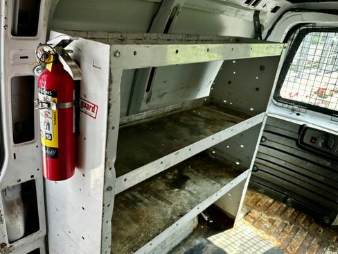 Used 2017 Chevrolet Express 2500 RWD image 9