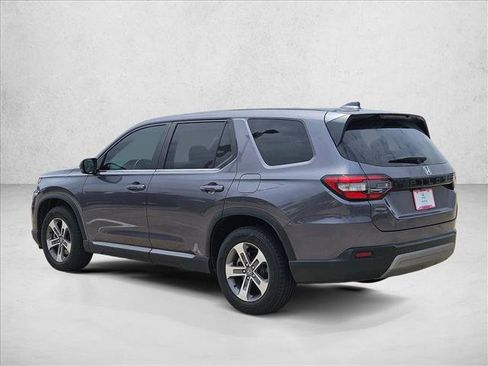 Used 2025 Honda Pilot EX-L image 8