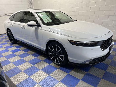 New 2026 Honda Accord Touring image 2