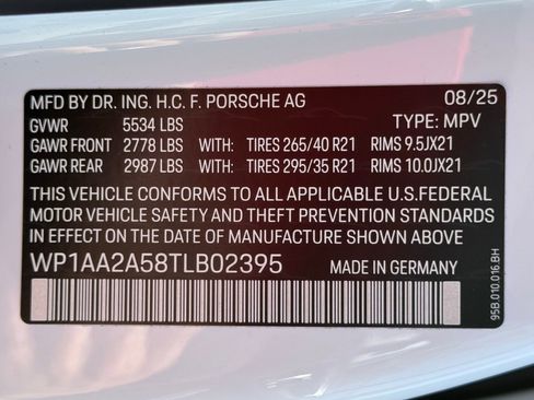 Certified 2026 Porsche Macan image 37