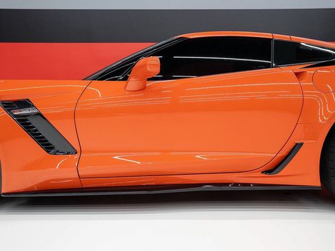 Used 2019 Chevrolet Corvette Z06 RWD image 35
