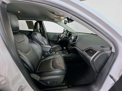 Used 2022 Jeep Cherokee Latitude Lux image 32