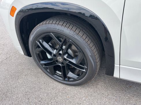 New 2026 Volkswagen Tiguan SE R-Line AWD/4WD image 5