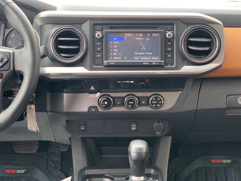 Used 2017 Toyota Tacoma SR5 w/ Tow Package RWD image 24